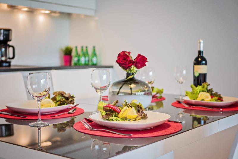 Apartamenty Homely Place Casa Verona - Stary Rynek - Parking Poznan Exterior photo